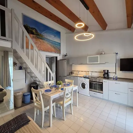 Cristallines Jolie Mitoyenne Piscine Proche Richelieu Cap D'agde Apartamento