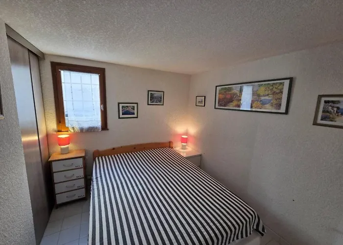 Cristallines Jolie Mitoyenne Piscine Proche Richelieu Cap D'agde Agde